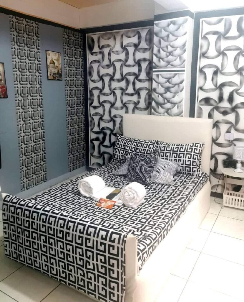 1 Bedroom Unit@Heart of Cabantuan City PNY INN 1