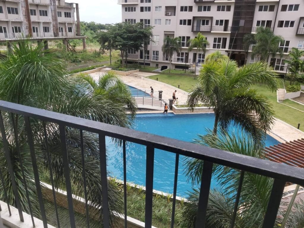 AFFORDABLE TAGAYTAY MONTELUCE 2 BR LOFT w/ POOL 70