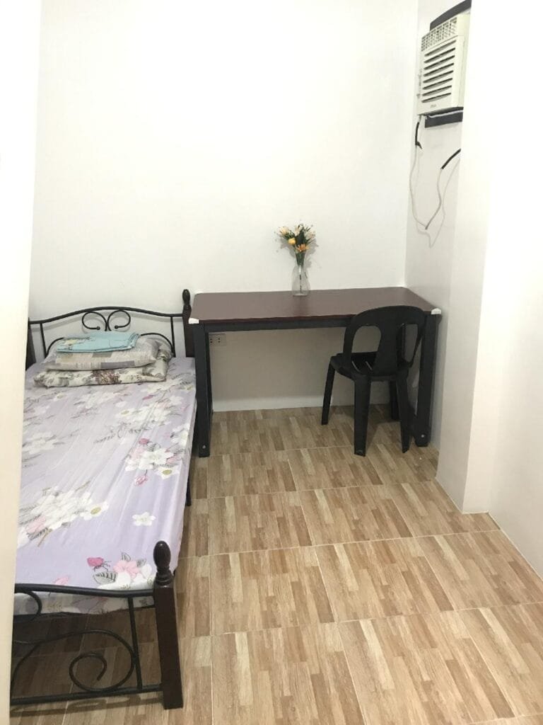 Andre?s Room and Transient House