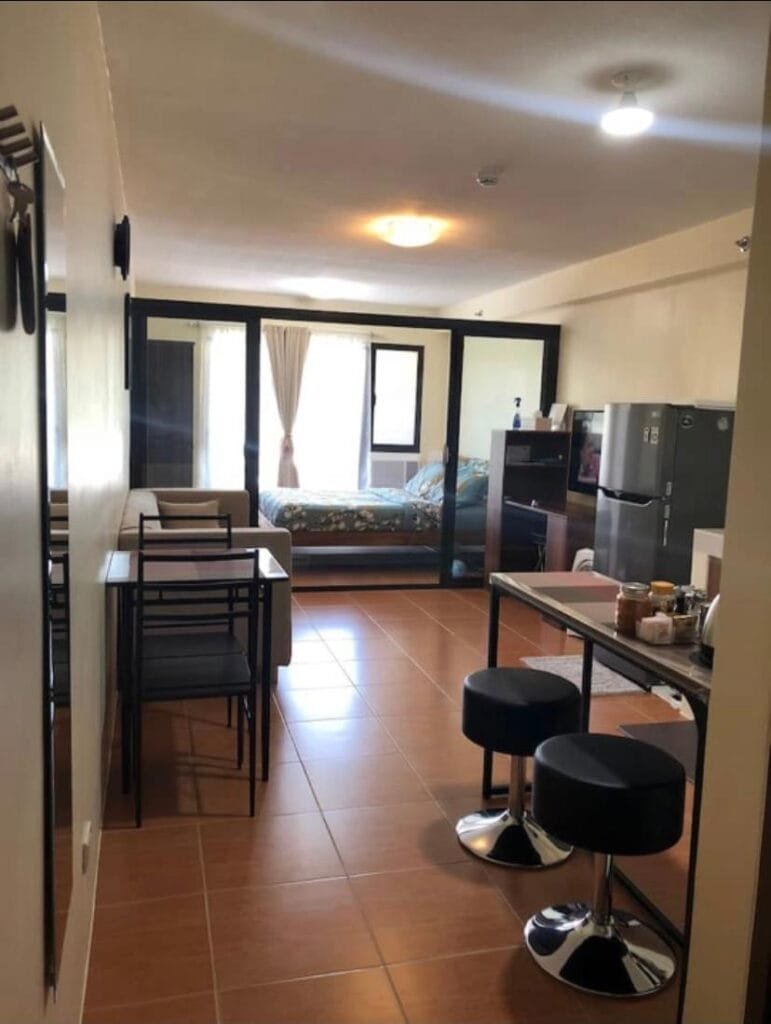 Couple?s Getaway Condo with Pool