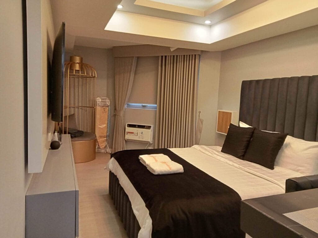 Cozy studio unit at Azure North Pampanga