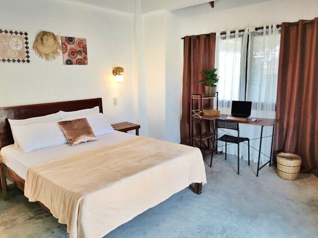 Cozy Modern Tropical Room in General Luna