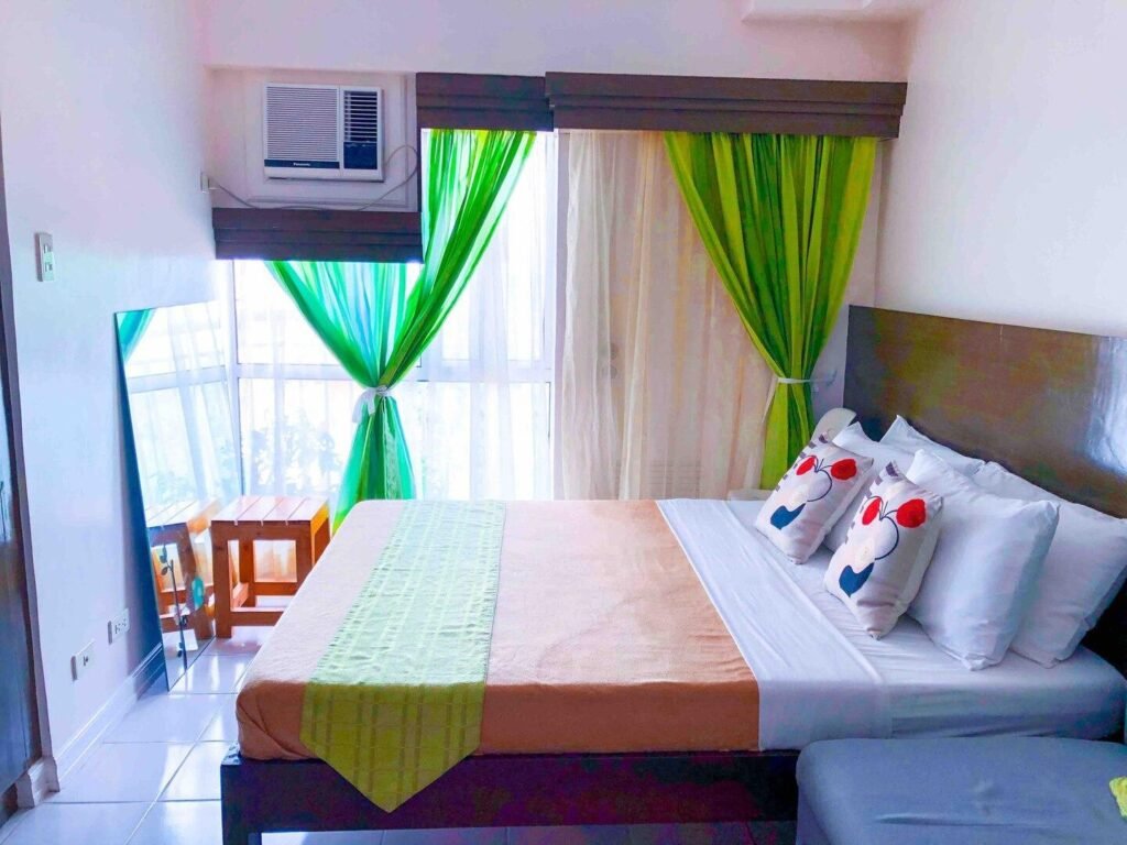 EVERGREEN - Taal View with NETFLIX & WIFI