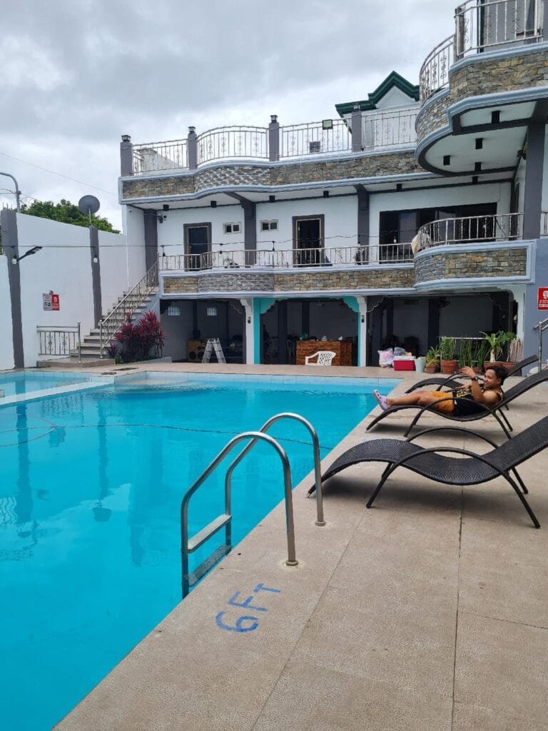 Fb crescent sky villa, pm us on fb, dont book here