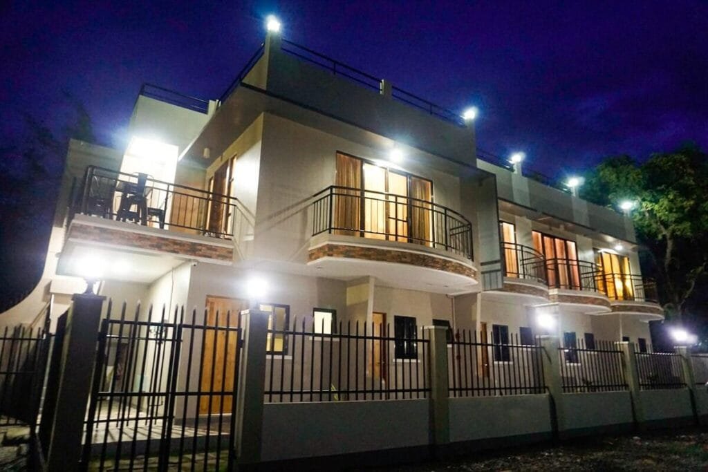 Gated compound & Western Amenities WiFi & Netflix