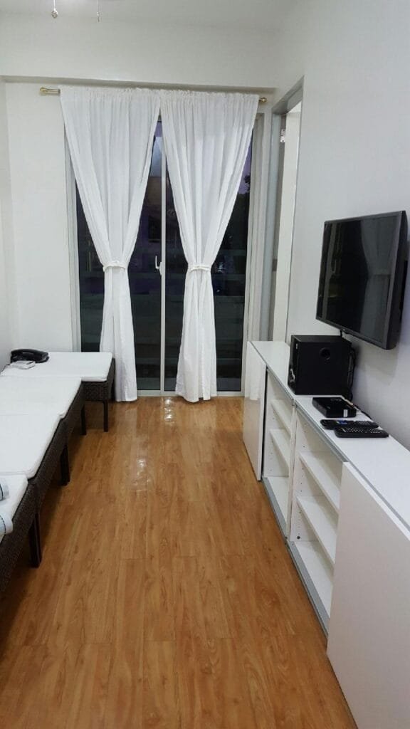 HOMEY & COZY 2-BEDROOM CONDO in Laguna - Cavite
