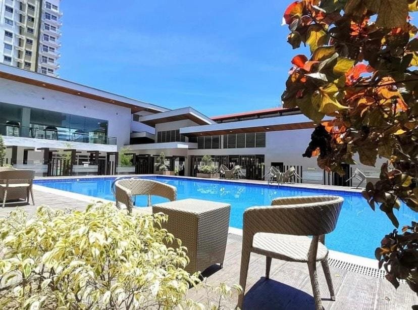 Hero?s Downtown Condo with 3 Beds in CDO