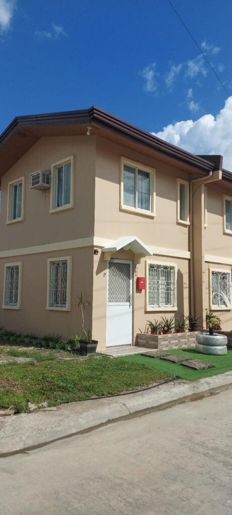 HomeStay by Ernz ( fully furnished corner home)