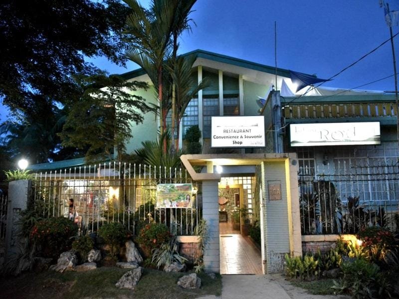 La Casa Roa Hostel