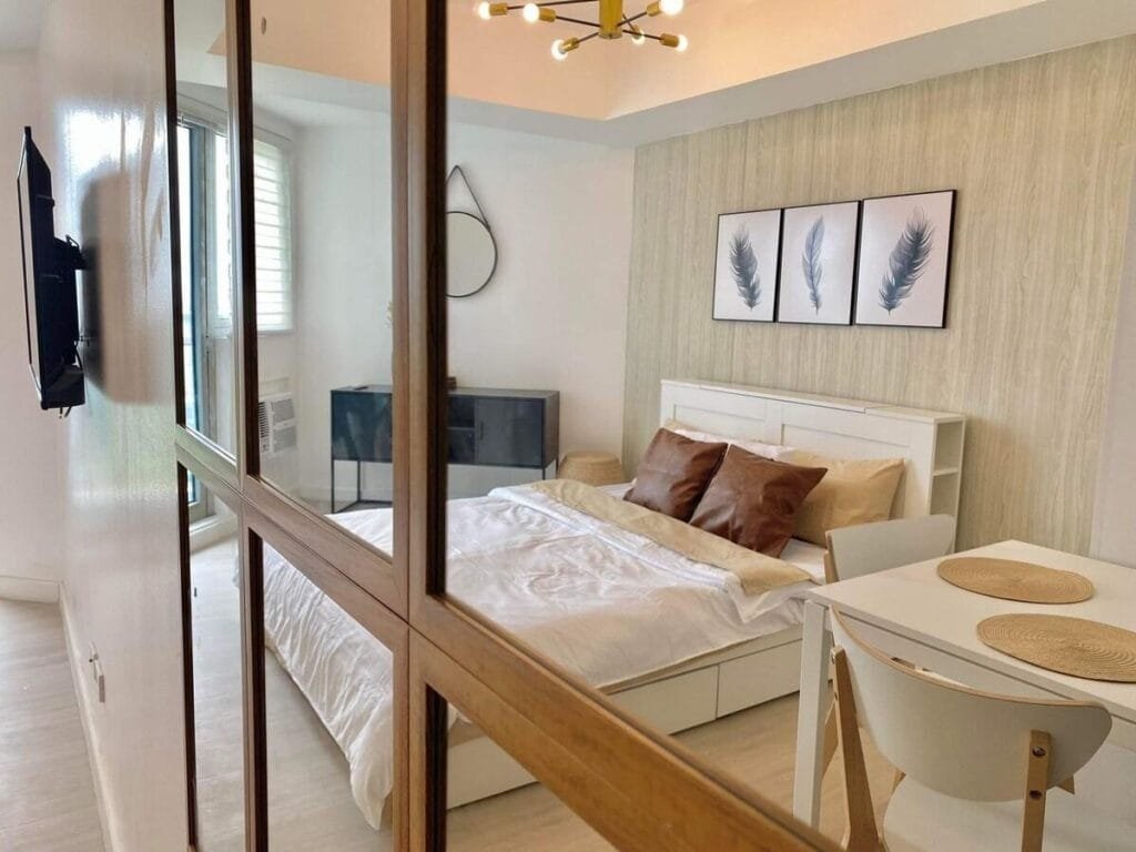 Modern & Minimalist Space @ Azure North+Netflix