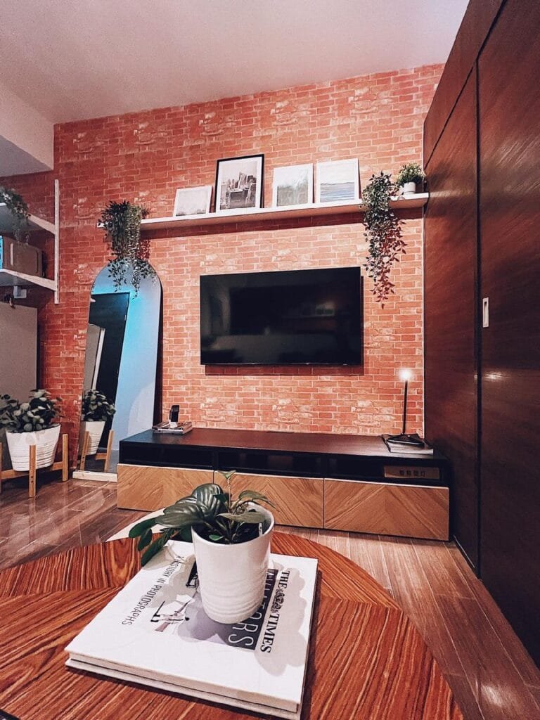 Modern rustic 1-BR condo with balcony