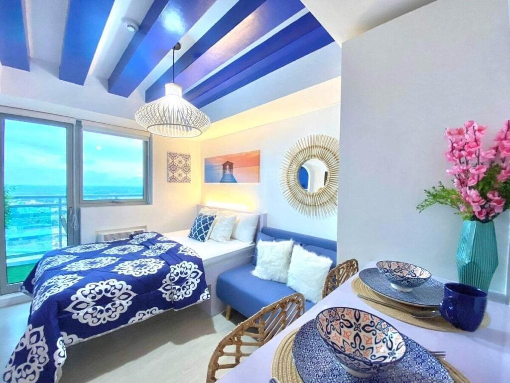 NEW Santorini Inspired Condo/4 Guests/Free Netflix