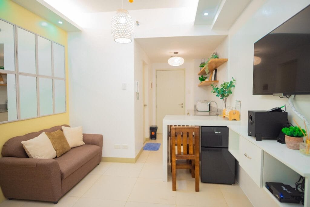 Newly Renovated & New Interior
Wifi & NETFLIX