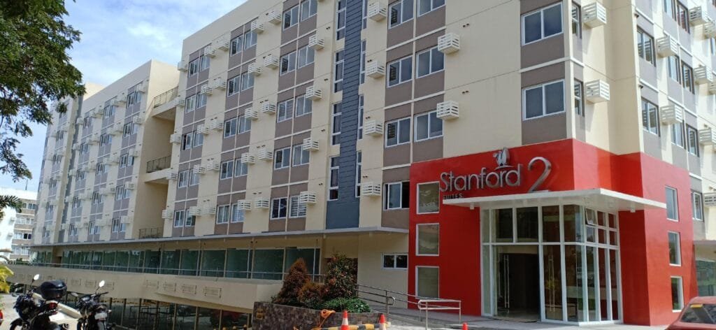 Staycation with WIFI + NETFLIX near Nuvali