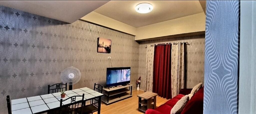 Two bedroom Condominium with sea/mountain views