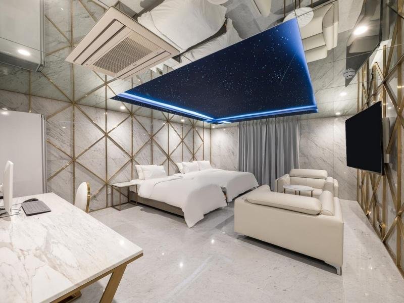 Amourex Hotel