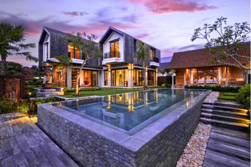 Ardiya 4 BR Infinity Pool DH23