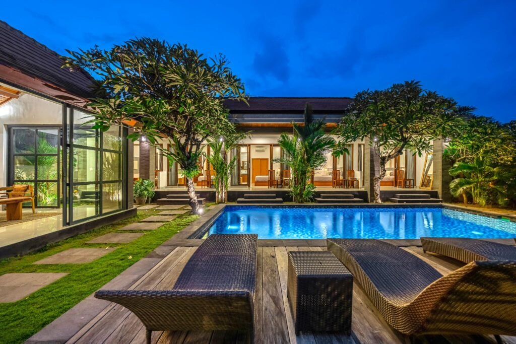 Aruna Batu Bolong Beauty 5 bed air/con living