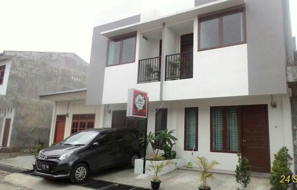 Balige J&J Guesthouse 1 rumah 3 kamar tidur