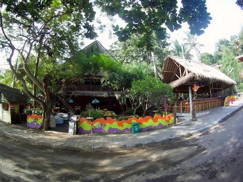 Topi Inn