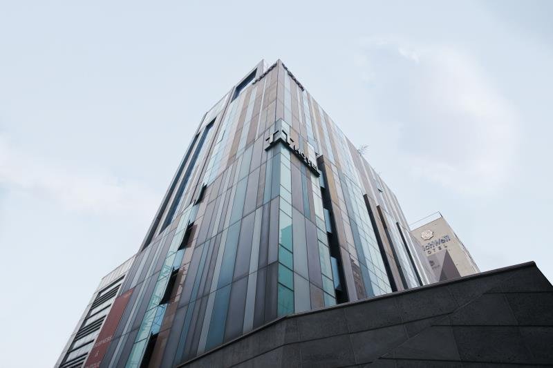Tria Hotel