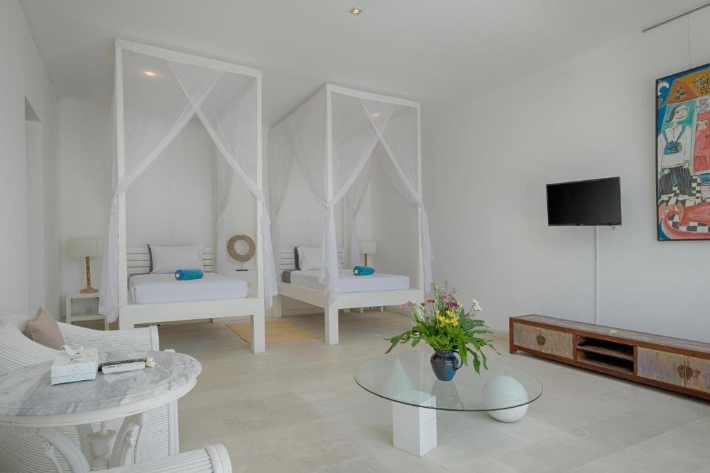 Canggu White Exotic 3 BR Private Pool (A)