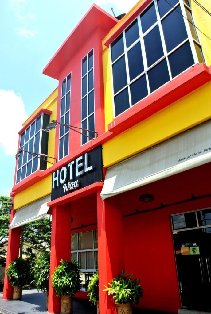 Wau Hotel
