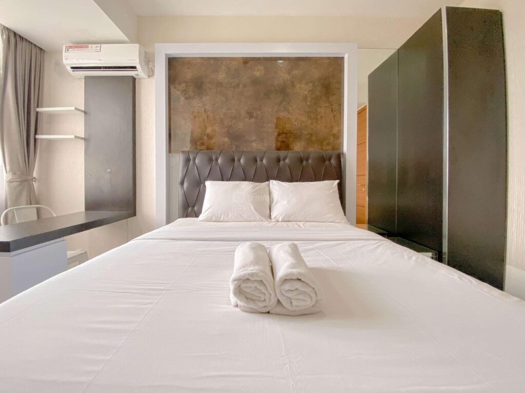 1BR with Extra Room at Dago Suites By Travelio
