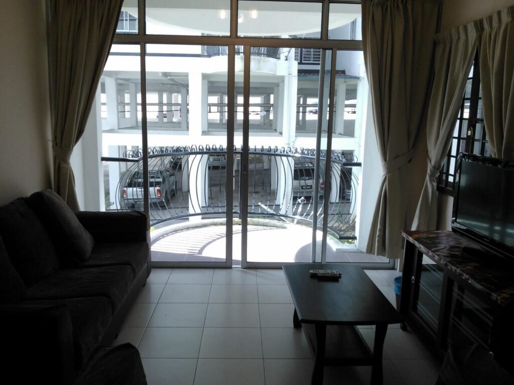 Boey @ Rose Apartment