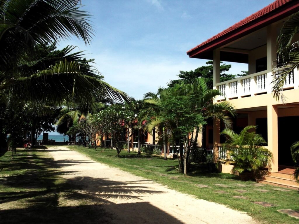 Lanta Bee Garden Bungalows