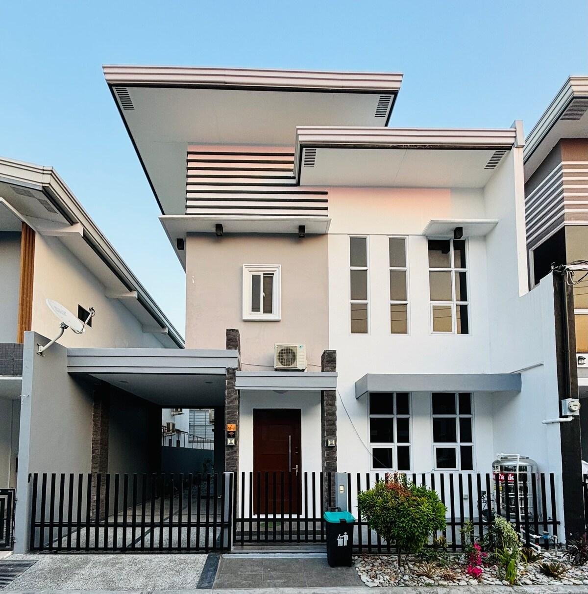 Addie Private Pool Villa, Angeles Clark, Philippines