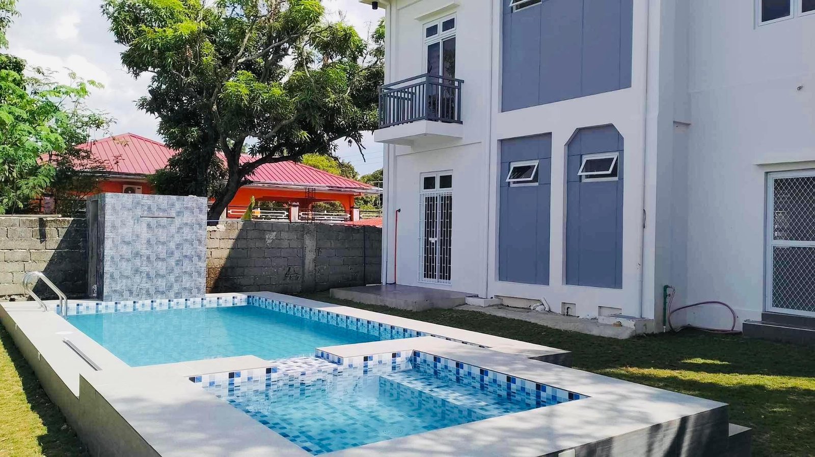 CazaTara – Modern Villa with Pool, Alaminos City, Philippines