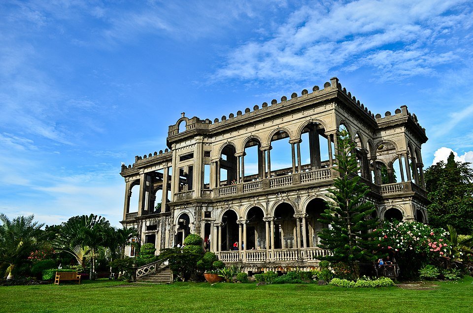 Embracing the Heart of Bacolod City: A Travel Guide