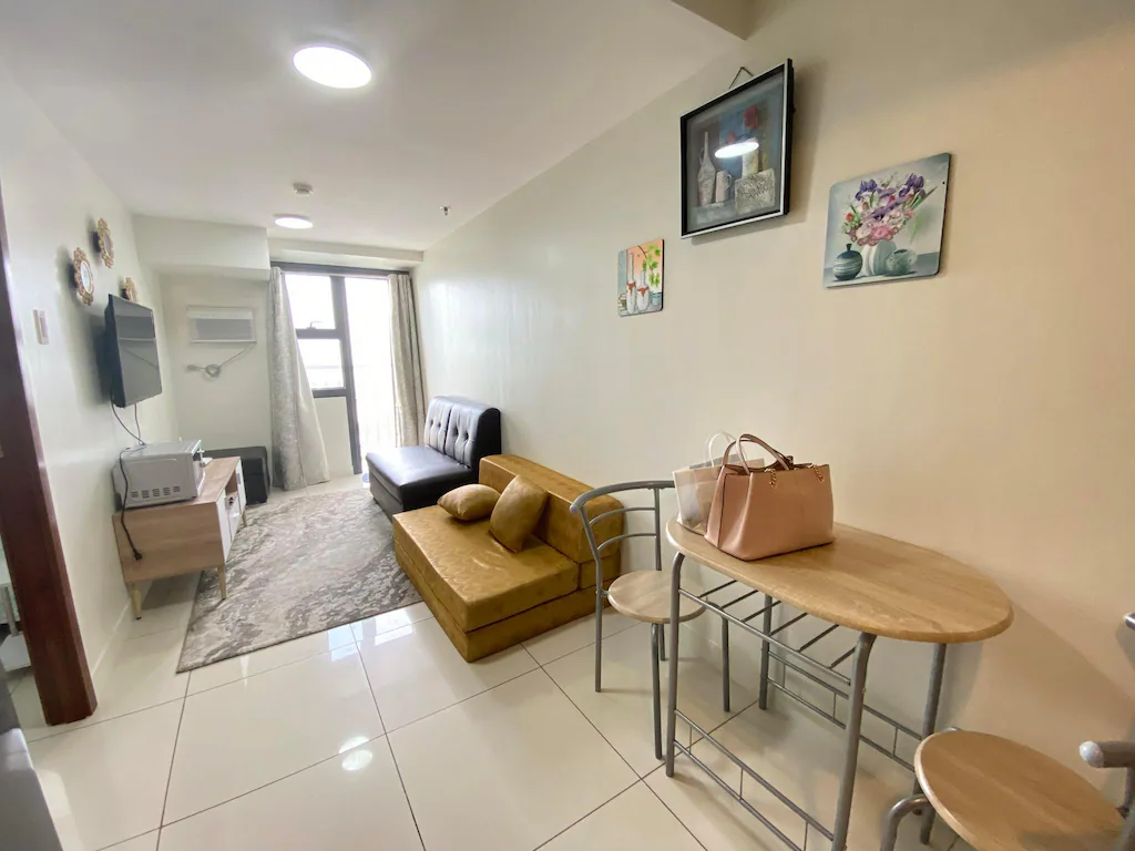 1 Bedroom Condo with Balcony-Horizons Cebu, Cebu, Philippines