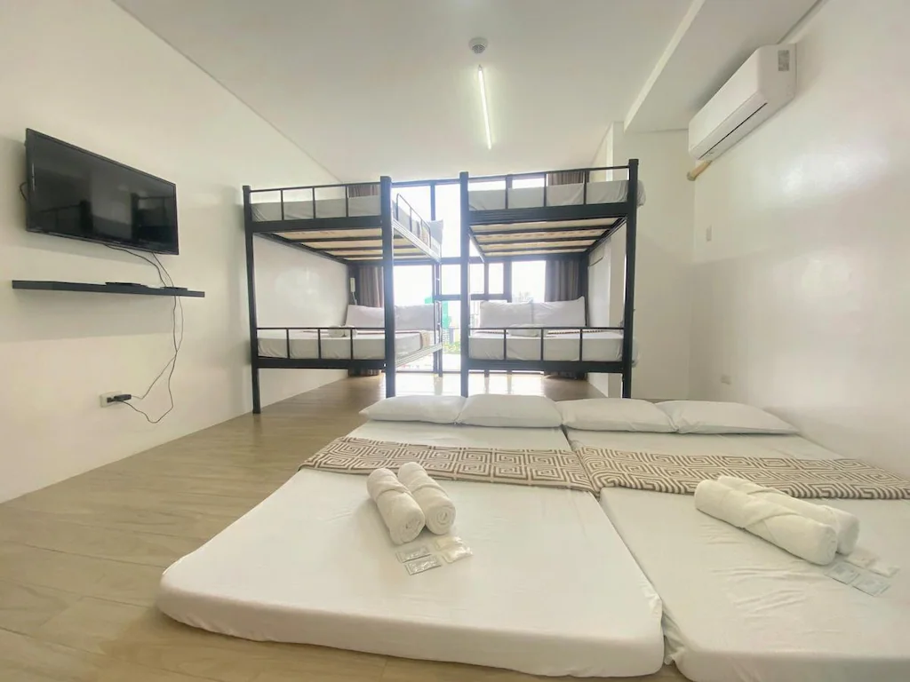 1810 Pool, Gym ,Wi-Fi + Netflix, Cebu, Philippines