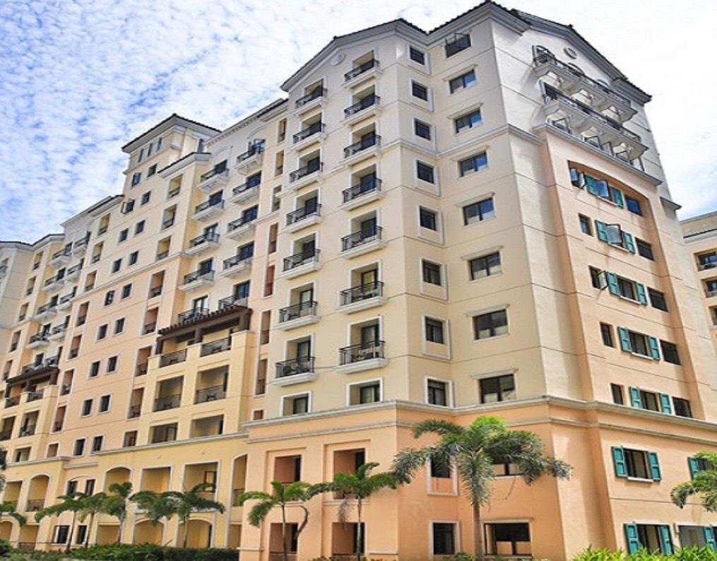 1BR PINECREST CONDOMINIUM