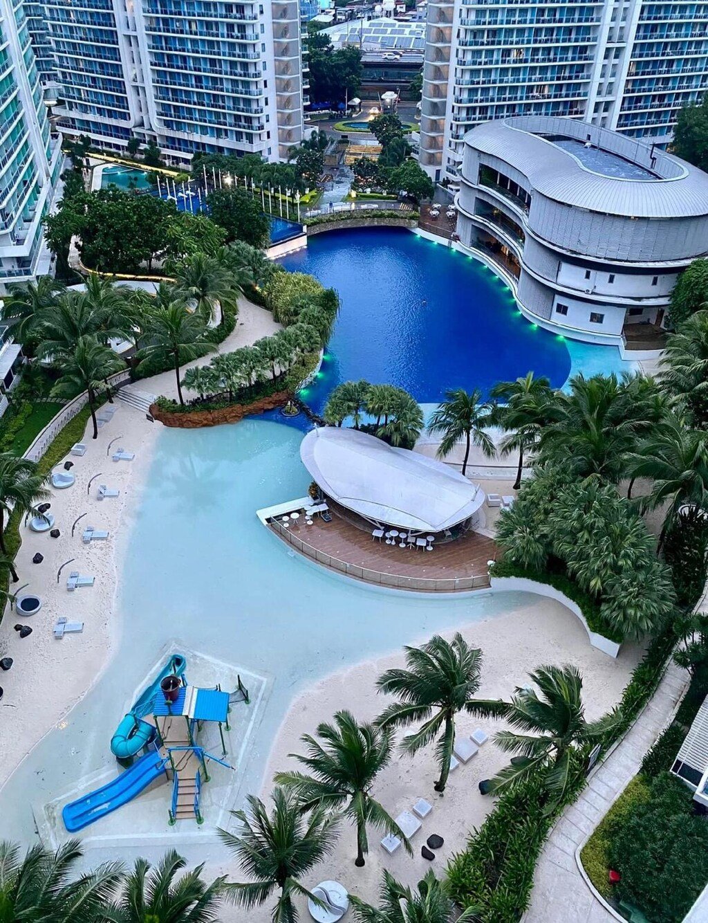 2 Bedrooms Penthouse in Azure Parañaque, Manila, Philippines