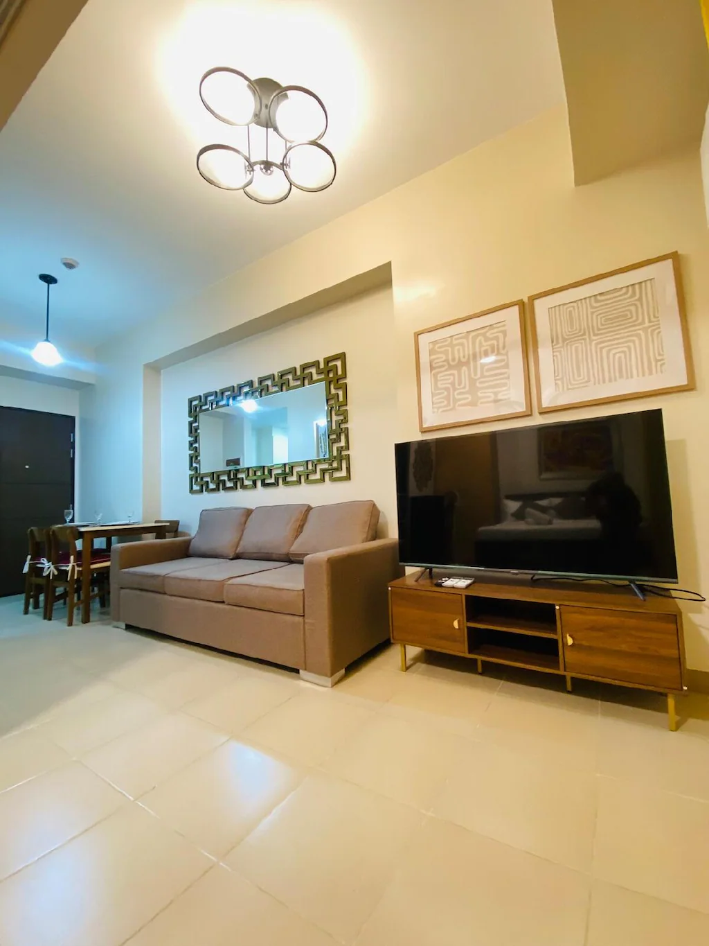 * * 6 Simple Pearl Retreat, Iloilo, Philippines