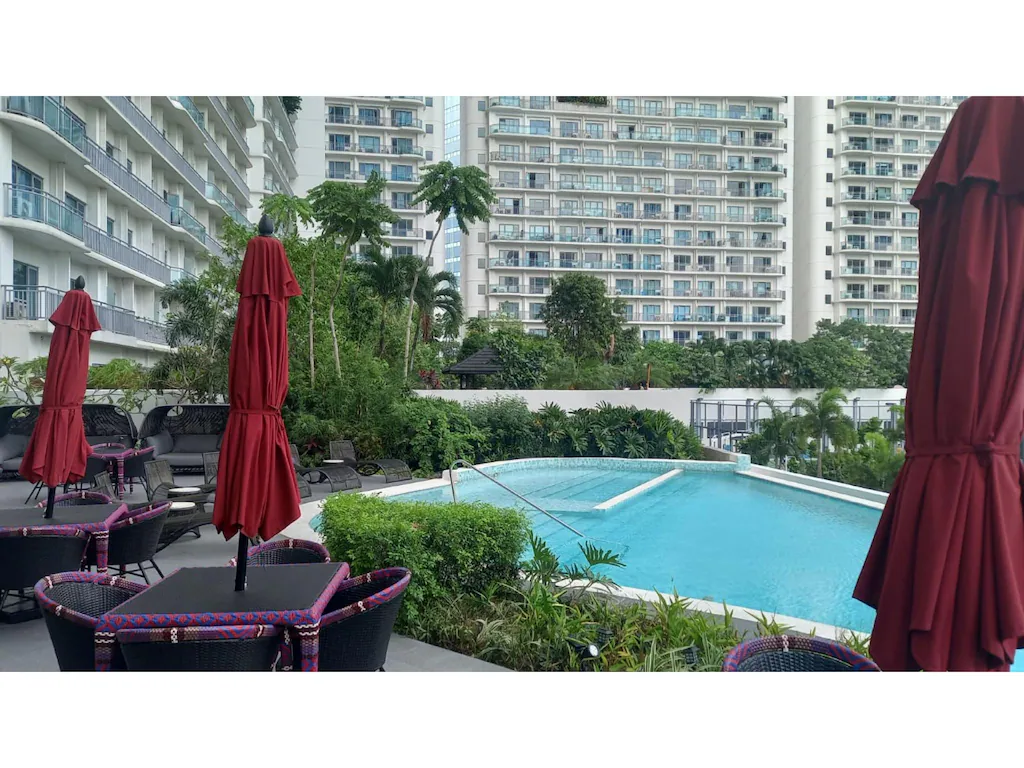 950 AHM Suites at ACQUA Manila Philippines 3-Star Budget Hotel Review: The Ultimate Travel Guide to Budget-Friendly Holiday Getaways for Splendid Urban Comforts