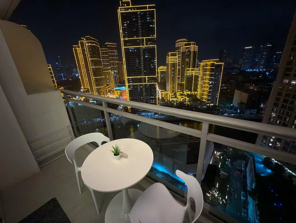 A.M Nook Rockwell City Lights, Manila, Philippines