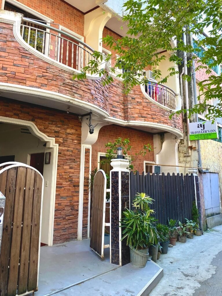 AJ Travellers Inn