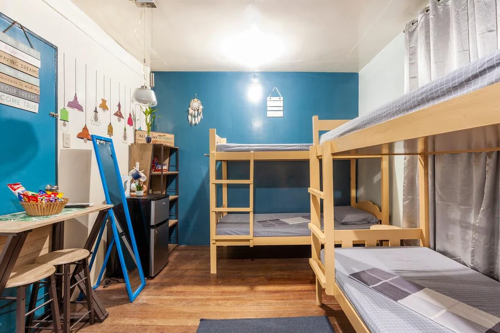 AZUL: Grove area, 2 min walk to UPLB Gate, Laguna, Philippines