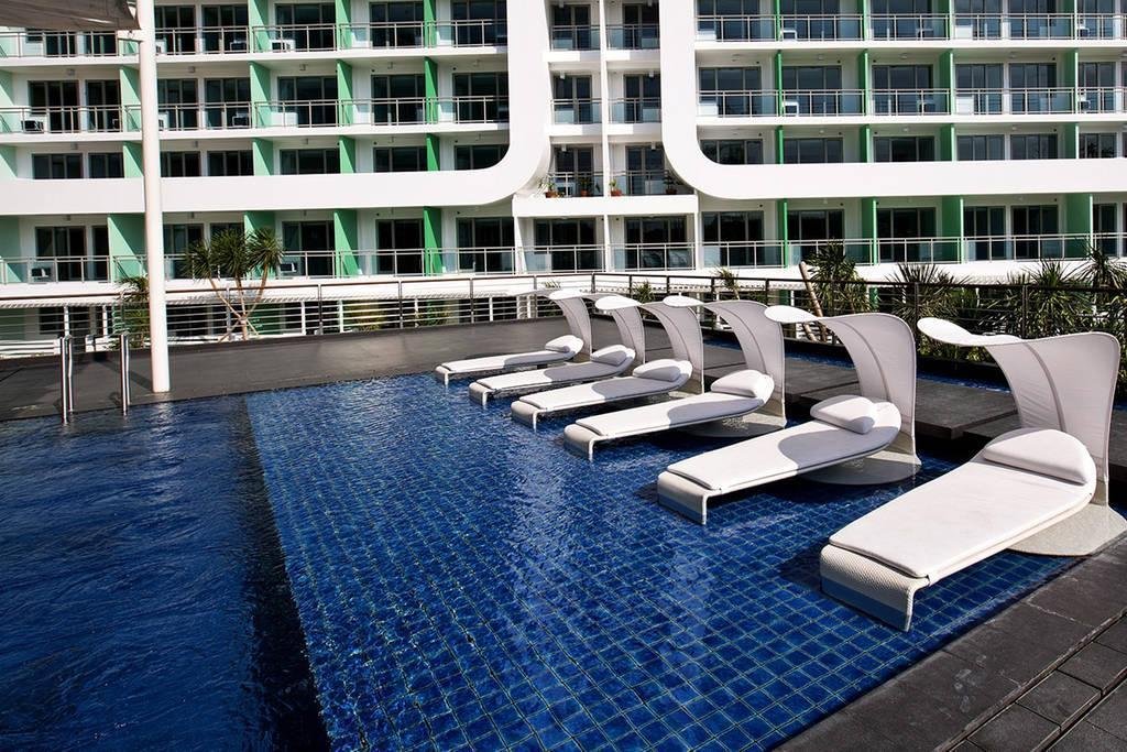 AZURE A4  WAVEPOOL BALCONY NEAR MALL AIRPORT