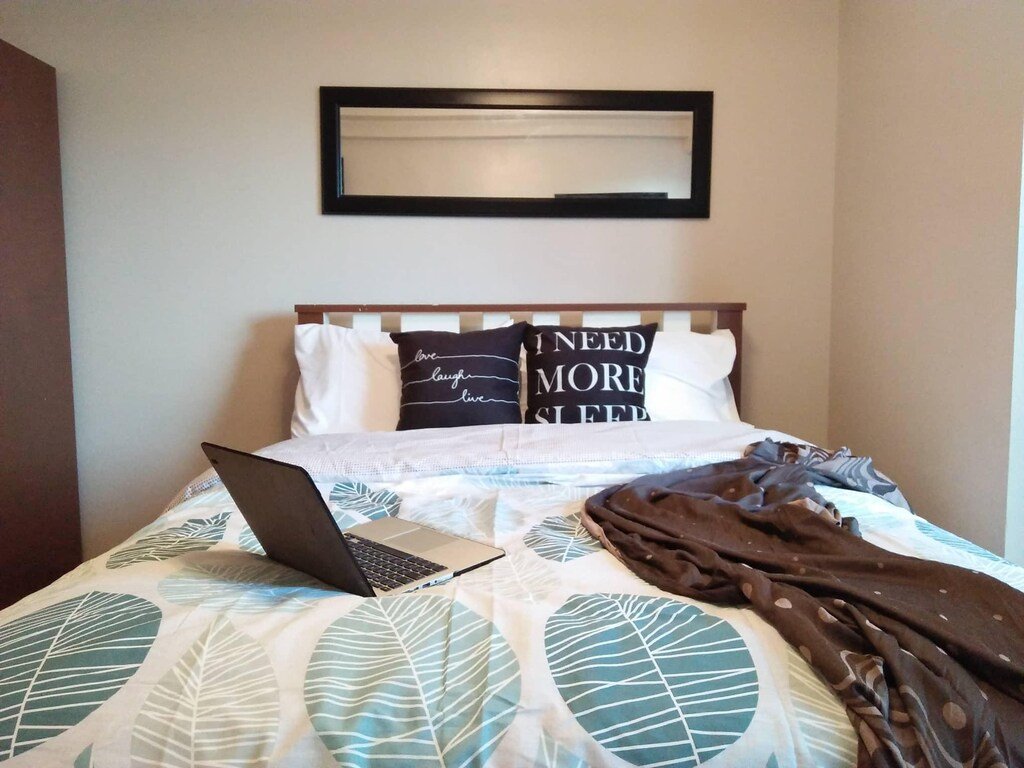 Affordable Condotel facing Makati + Netflix + WiFi Manila Philippines Reviews and Travel Guide Stunning 5 Star Stay