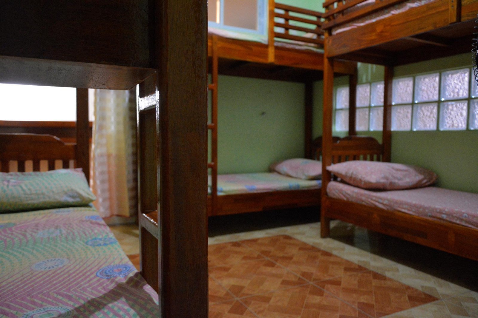 Affordable Room for 4-6 pax near Mkt & Session Rd