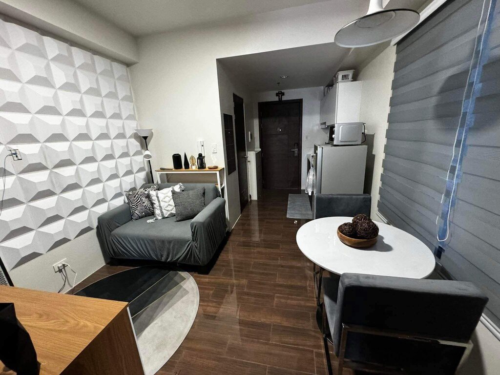 Air Residences Makati by SMDC Manila Philippines Reviews and Travel Guide