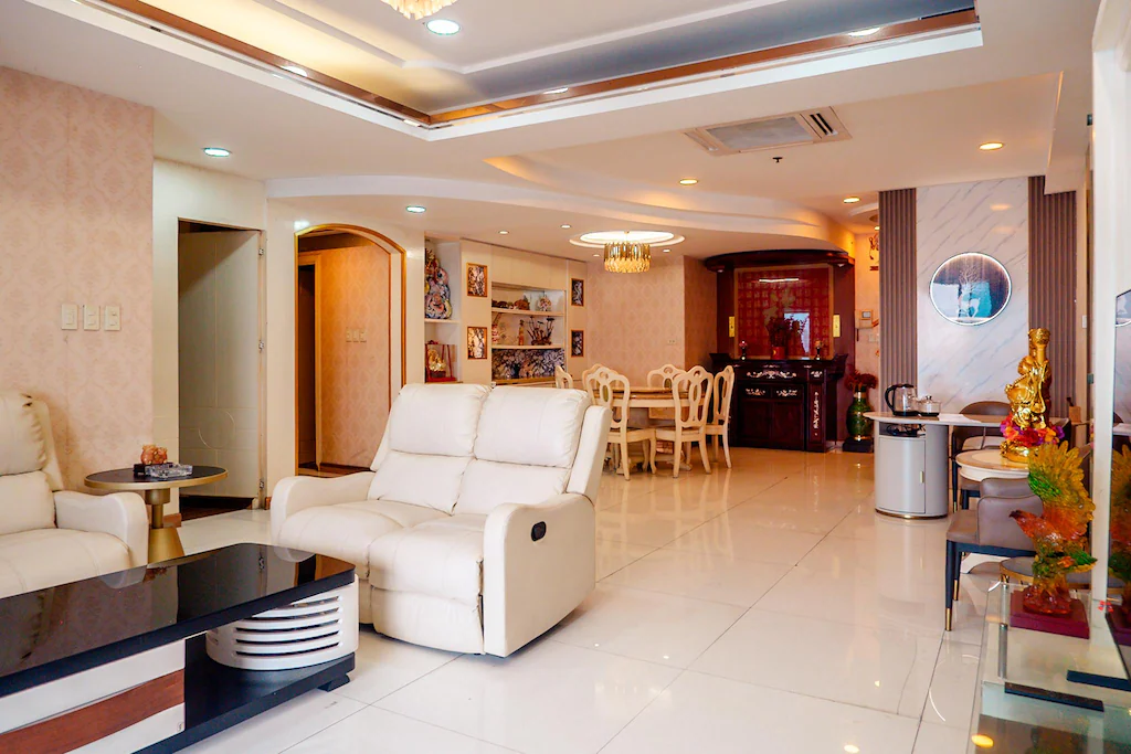 Amara Classic-style Top Floor Unit in Manila Bay Manila Philippines Reviews and Travel Guide