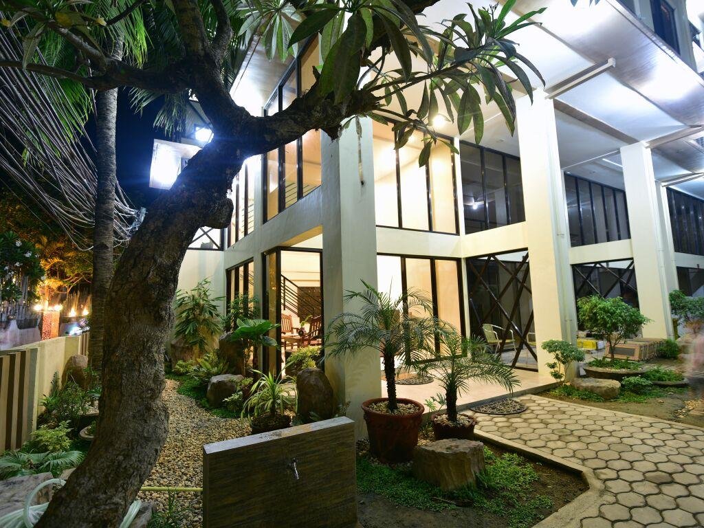 Anahaw Apartments Whitebeach