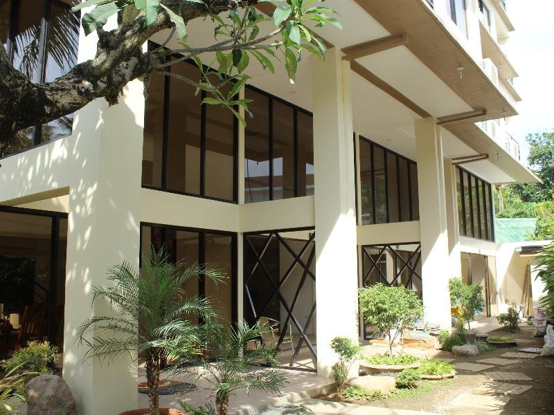 Anahaw Studio Suites