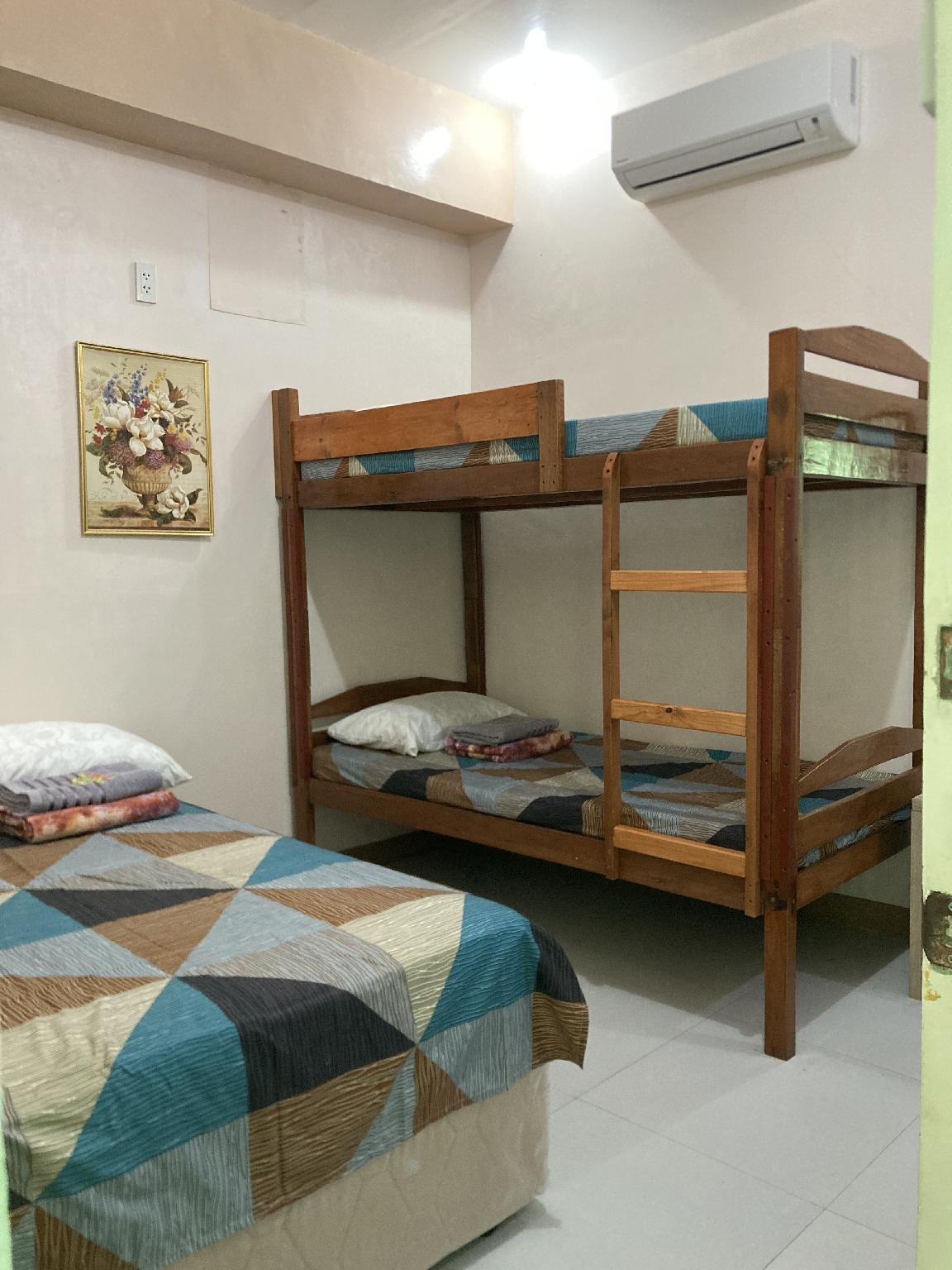 Anne’s  Ville 2 with FIBER internet & PARKING